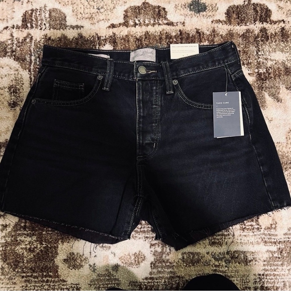 Mid Rise Dark Wash 90s Baggy Jean Denim Shorts